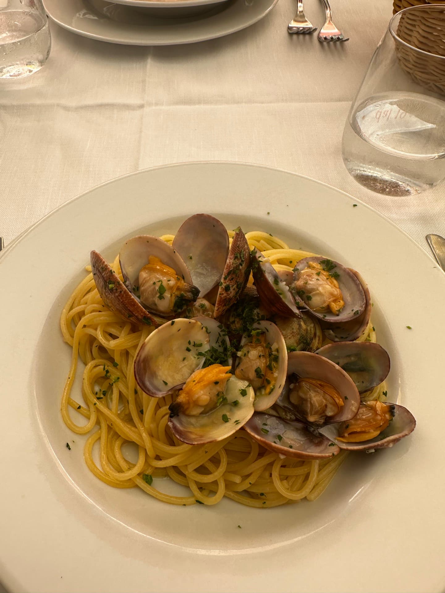 Spaghetti alle vongole — Italy